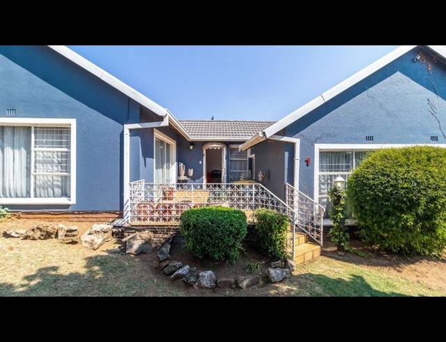 4 BEDROOM HOUSE FOR SALE IN THE HILL